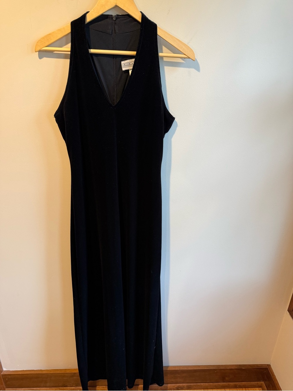 Jessica Howard Black Velvet Sleeveless Maxi Dress, size 6